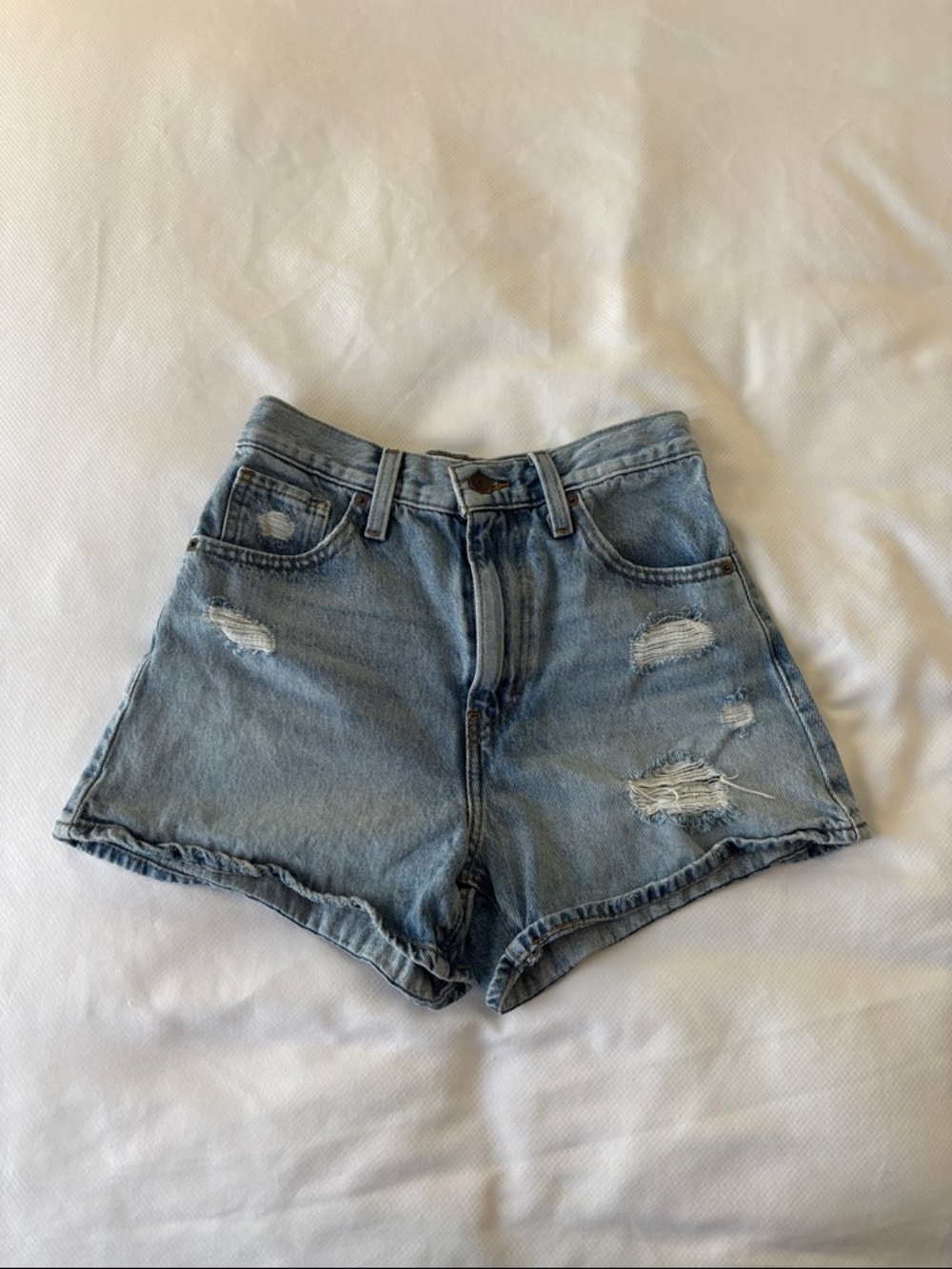 Vintage Levi's Faded Blue Women's Denim Shorts - High Waisted Mom Shorts - Picture 2 of 3